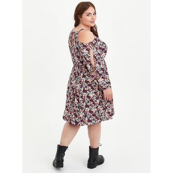 Torrid Cold Shoulder Floral Gauze Skater Dress 2X NWT - Picture 2 of 10